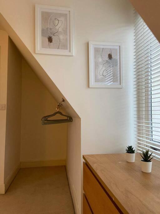 Sapphire - 3 Bedroom House Sleeps 7 With Parking. Ipswich Exterior photo