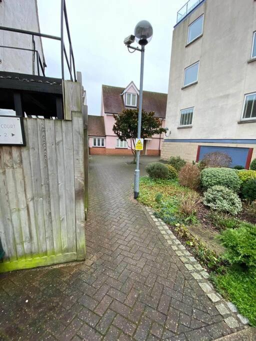 Sapphire - 3 Bedroom House Sleeps 7 With Parking. Ipswich Exterior photo
