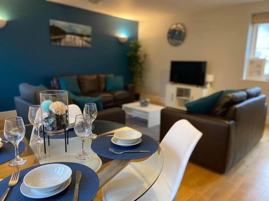 Sapphire - 3 Bedroom House Sleeps 7 With Parking. Ipswich Exterior photo