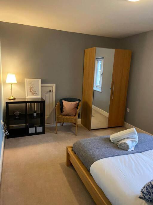 Sapphire - 3 Bedroom House Sleeps 7 With Parking. Ipswich Exterior photo